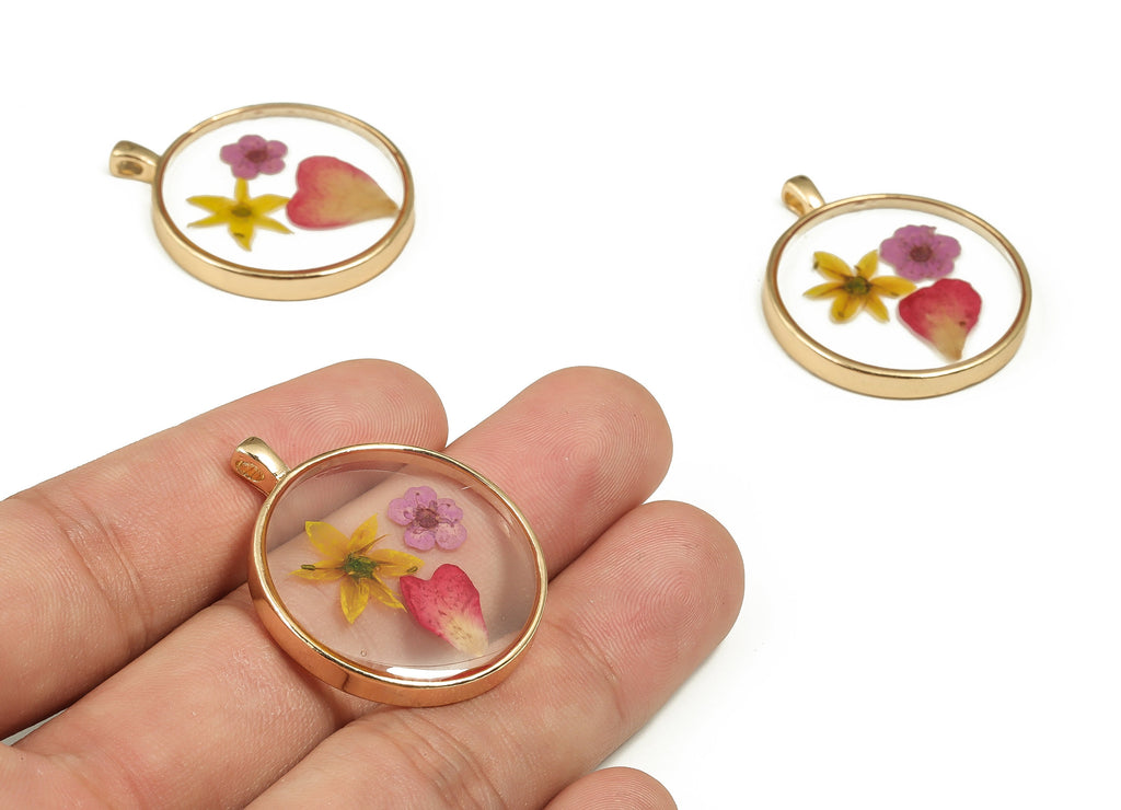 Epoxy Resin Round Real Flower Charms - Chinese Chive Flower&Chinese Narcissus Pendant - Gold Tone Plated Alloy - 35.11x29.18x3.68mm - ZZ1902 - DOMEDBAZAAR
