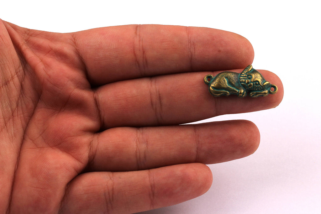 Faux Patina Pendant - Cat Shaped - Alloy Charms - Antique Bronze Tone Necklace - Zinc Alloy Beads - Jewelry Supplies - 23x10x3mm ZZ1003 - DOMEDBAZAAR
