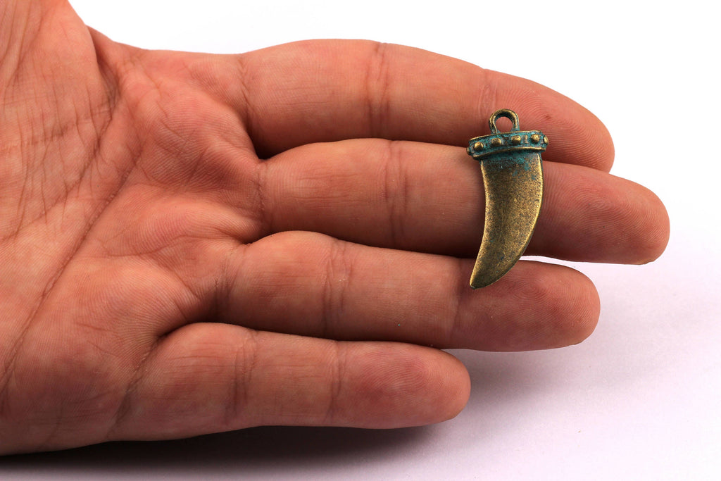 Faux Patina Pendant - Horn Shaped - Alloy Charms - Antique Bronze Tone Necklace - Zinc Alloy Beads - Jewelry Supplies - 30x15x2mm ZZ1094 - DOMEDBAZAAR