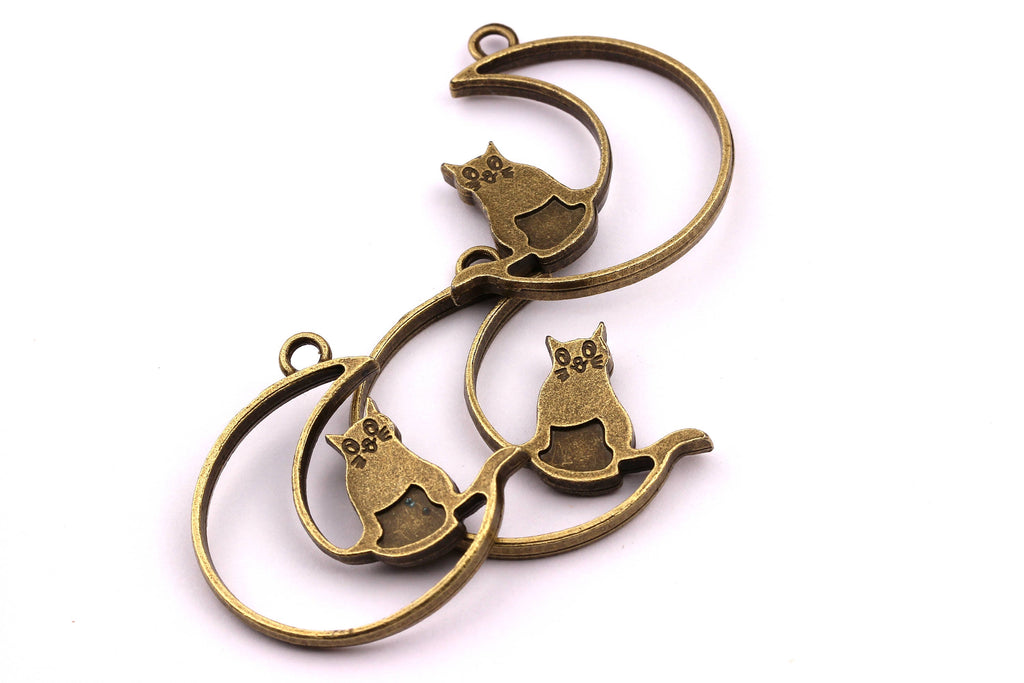 Zinc Alloy Pendant - Moon Shaped - Alloy Charms - Antique Bronze Tone Necklace - Zinc Alloy Beads - Jewelry Supplies - 35x37x3.5mm ZZ1124 - DOMEDBAZAAR