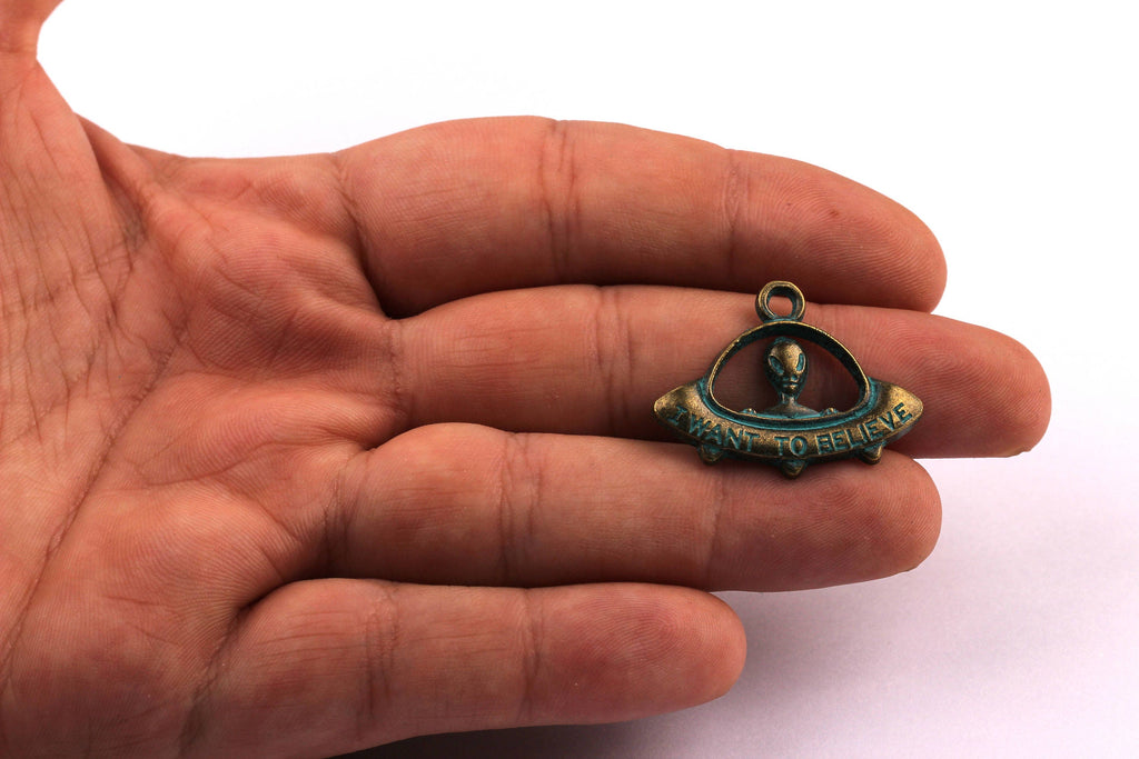Faux Patina Pendant - Spaceship Shaped - Alloy Charms - Antique Bronze Tone Necklace - Zinc Alloy Beads - Jewelry Supplies - 20x30mm ZZ1044 - DOMEDBAZAAR