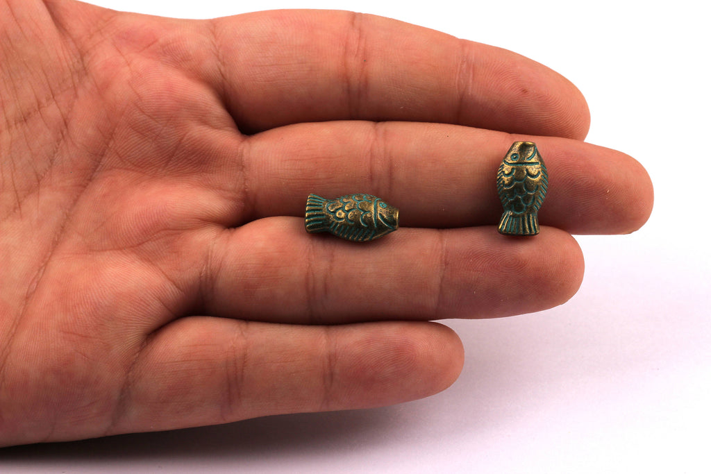 Faux Patina Beads - Fish Shaped - Alloy Charms - Antique Bronze Tone Necklace - Zinc Alloy Pendant - Jewelry Supplies - 17x9x5.5mm ZZ1117 - DOMEDBAZAAR