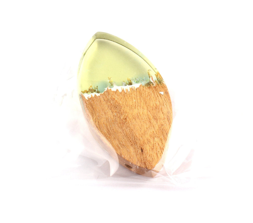 Griding Glue Oak Bark Wood Pendant - Oak Bark Griding Glue - Griding Glue Pendant - 45.9x23.1x6.81mm - BB1046A - DOMEDBAZAAR