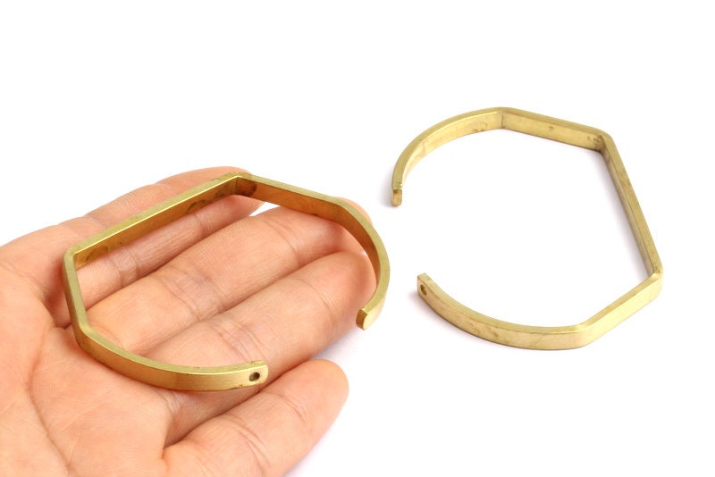 Adjustable Bangle Bracelet - Raw Brass Hexagon Engraving - Expandable Wire Bangle For Charms - Jewelry Supplies - 44.3x63.8x1.96mm - BRC8 - DOMEDBAZAAR
