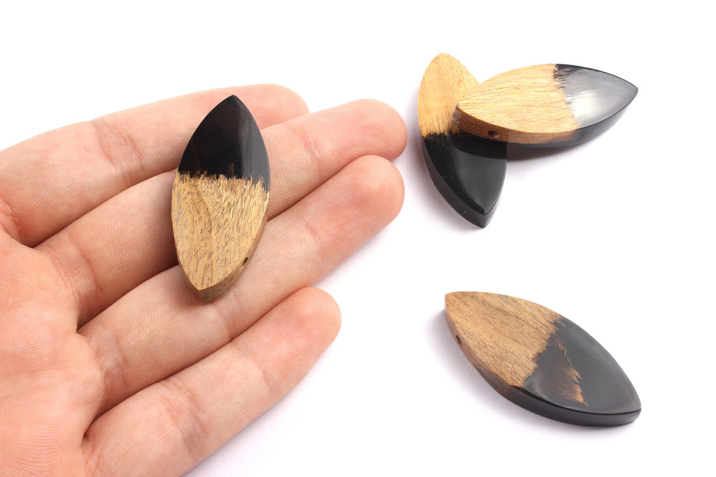 Griding Glue Oak Bark Wood Pendant - Oak Bark Griding Glue - Black Griding Glue Pendant - 43.62x20.7x6.63mm - BB1043B - DOMEDBAZAAR