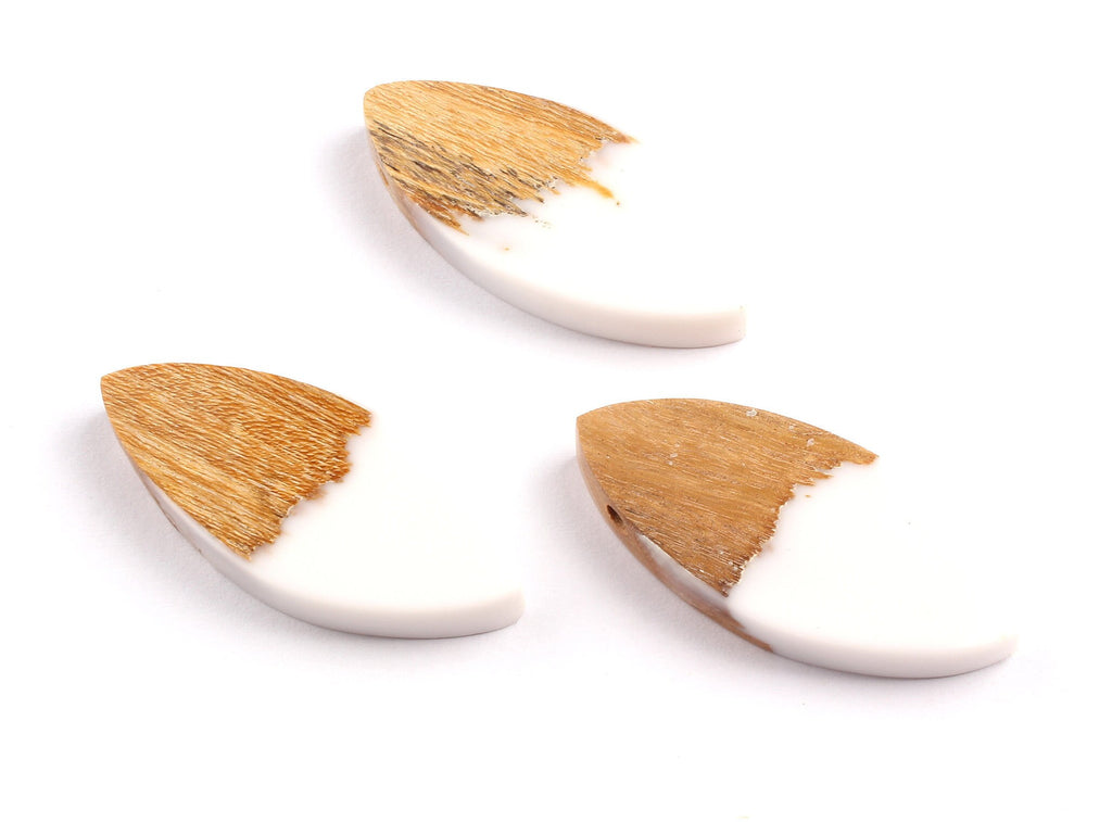 Griding Glue Oak Bark Wood Pendant - Oak Bark Griding Glue - White Griding Glue Pendant - 43.62x20.7x6.63mm - BB1043A - DOMEDBAZAAR