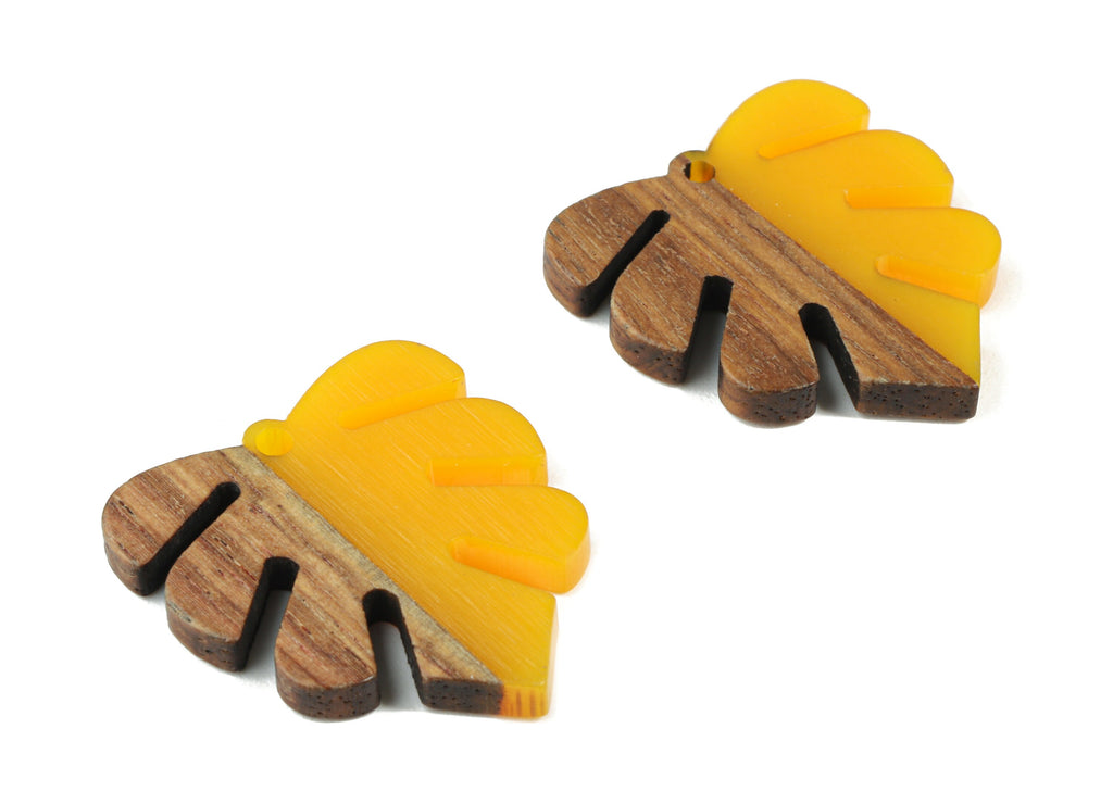 Epoxy Redwood Monstera Charm - Epoxy Resin Wood Leaf Pendant -  Redwood and Resin Necklace - Jewelry Supplies - 30.45x28.25x3.83mm - BB1094E - DOMEDBAZAAR
