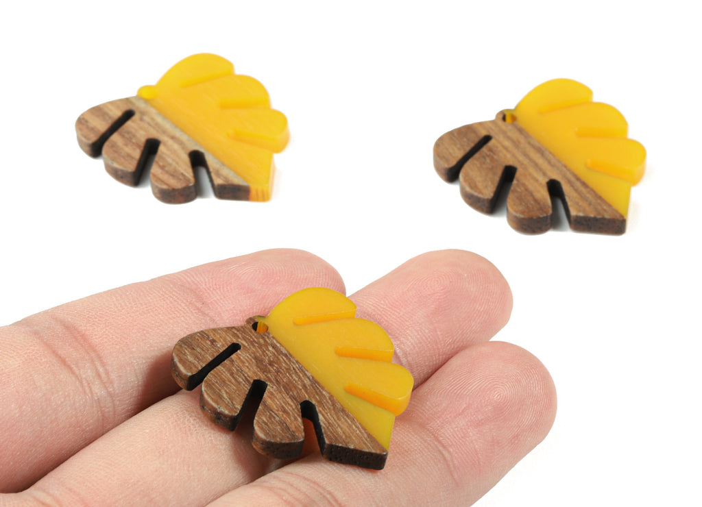 Epoxy Redwood Monstera Charm - Epoxy Resin Wood Leaf Pendant -  Redwood and Resin Necklace - Jewelry Supplies - 30.45x28.25x3.83mm - BB1094E - DOMEDBAZAAR