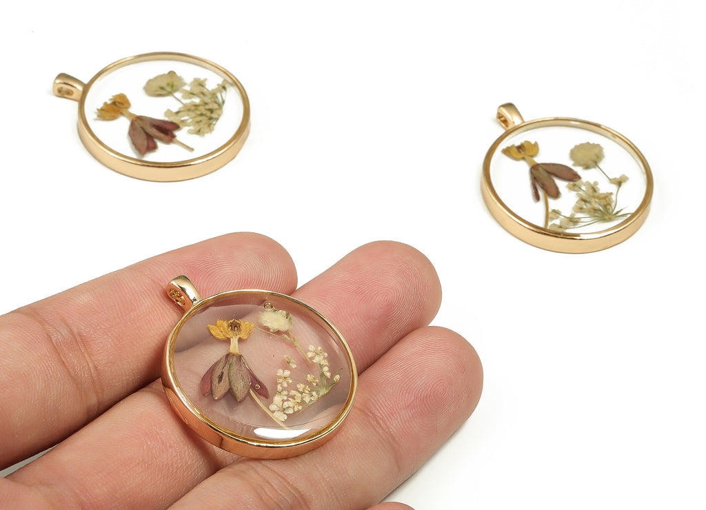 Epoxy Resin Round Real Flower Charms - Dancing Flower&Lace Flower - Baby&#39;s-Breath Pendant - Gold Tone Plated Alloy - 34.97x29x3.9mm - ZZ1913 - DOMEDBAZAAR