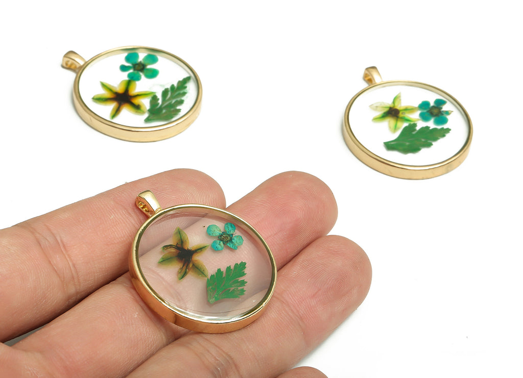 Epoxy Resin Round Real Flower Charms - Leek Flower - Narcissus Flower - Lace Flower Charms - Gold Tone Plated Alloy -35x28.9x4.3mm - ZZ1946 - DOMEDBAZAAR