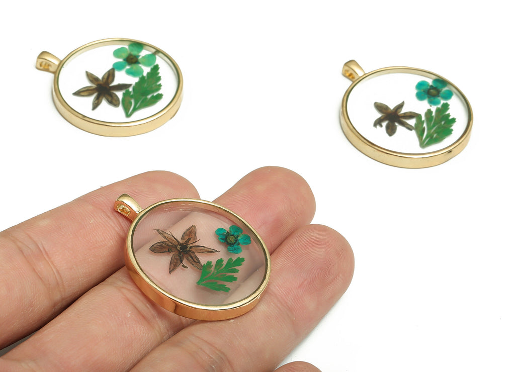 Epoxy Resin Round Real Flower Charms - Leek Flower - Narcissus Flower - Lace Flower Charms - Gold Tone Plated Alloy -35x28.8x4.2mm- ZZ1944 - DOMEDBAZAAR