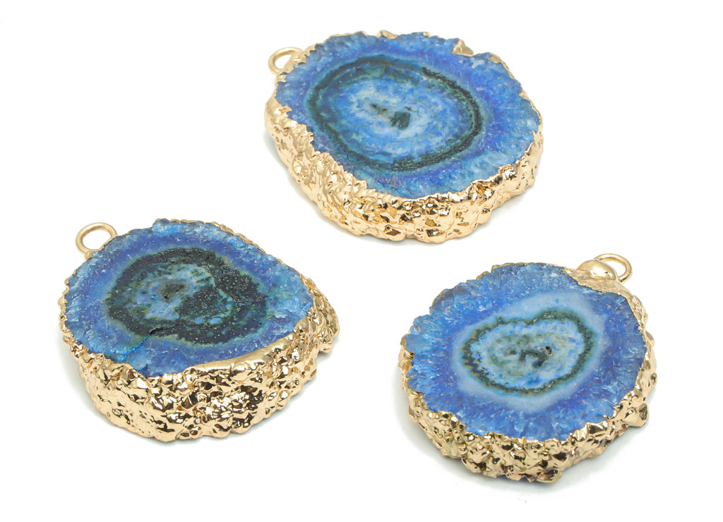 Blue Agate Flower Round Earring Charms - Brass Wire Circle Pendant - Natural Stone - Gold Tone Plated Brass – 28.02x23.6x6.25mm – NS1599E - DOMEDBAZAAR