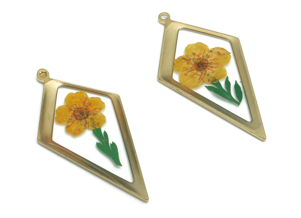 Brass Deltoid Diamond Earring Charms - Resin Real Epoxy Flower Pendant – Yellow Daffodils Dried Flower Charm – 28.39x14.02x1.26mm - RC1157B - DOMEDBAZAAR